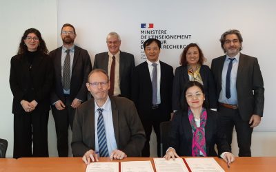 Signature du MOU entre le Consortium et la VAST dans les locaux du MESRI